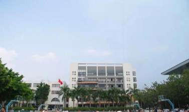 东莞市电子科技学校户外活动场地