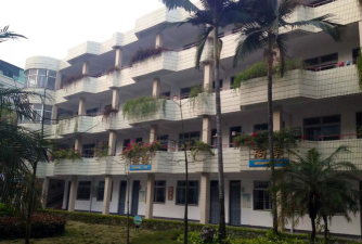 汕头市澄海岛门华侨小学户外活动场地