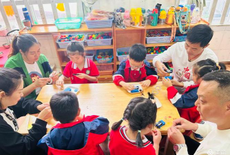 彭州市苗苗幼儿园户外活动场地