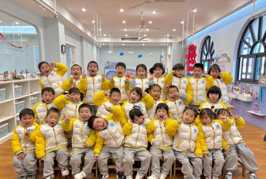 新会市古井镇春友幼儿园户外活动场地