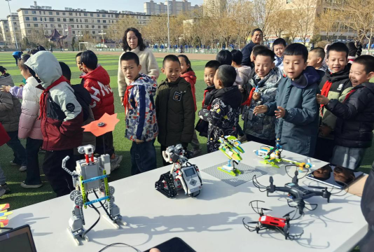 金安苑学校户外活动场地