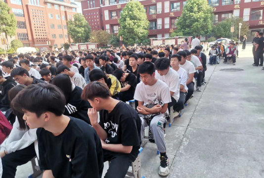 西安明德中学户外活动场地