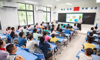 武汉市蔡甸区城头小学户外活动场地
