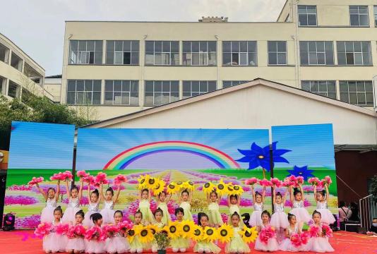 湛江市霞山区新星幼儿园户外活动场地