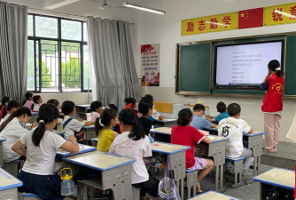 肖家铺小学户外活动场地