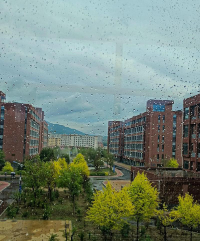 平泉一中户外活动场地