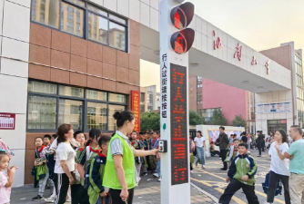龙安区文明大道小学户外活动场地