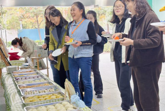 旺苍县凤凰幼儿园户外活动场地