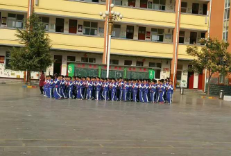 河南省内黄县第二实验小学户外活动场地