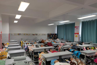 宁晋县私立开发学校户外活动场地