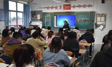 高州市石鼓镇低坡小学湖塘教学点户外活动场地