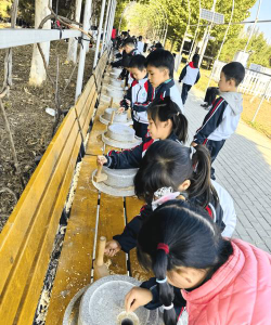 沙坪镇玉桥小学户外活动场地