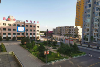 东关中学户外活动场地