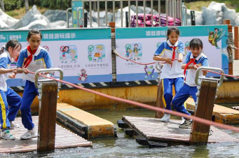 襄樊市清河口小学户外活动场地