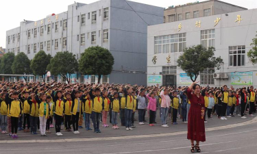 襄阳区古驿镇下张中心小学户外活动场地