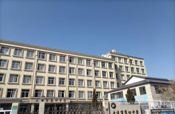 大连市第四十九中学户外活动场地