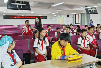 湛江市第二小学户外活动场地