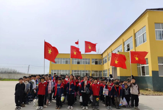 新乡市红旗区超前小学户外活动场地