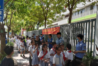 湛江市第十二小学户外活动场地
