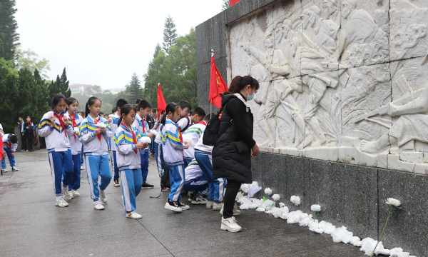 湛江市第十七小学户外活动场地