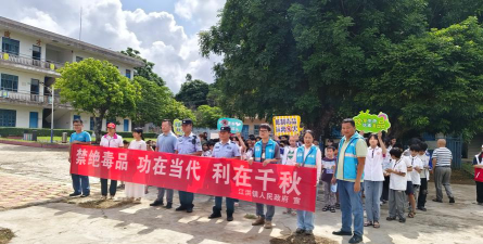 遂溪县江洪镇北草小学户外活动场地