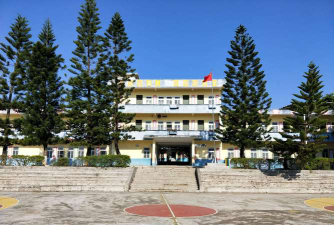 湛江市海头镇后坡小学户外活动场地