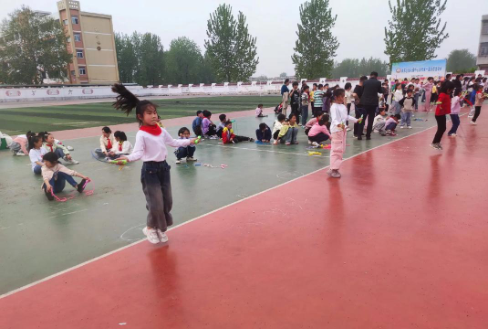 新市天王中心小学户外活动场地