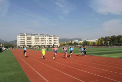 京山县开发区八里途小学户外活动场地