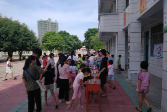 草潭镇第二小学户外活动场地