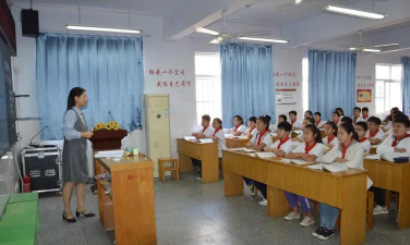 焦作市山阳区解放东路第二小学户外活动场地