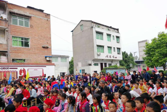 丰都县许明寺镇小城赛幼儿园户外活动场地