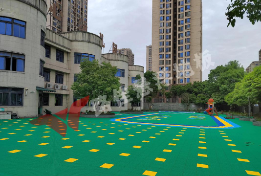 重庆市南岸龙门浩幼儿园户外活动场地