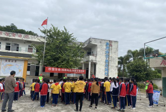 良垌镇第三小学禄寿教学点户外活动场地