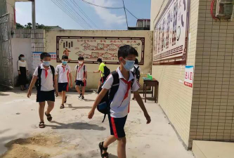 廉江市横山镇曲塘小学户外活动场地