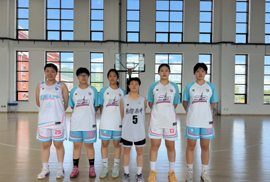 丹东市第三十三中学户外活动场地