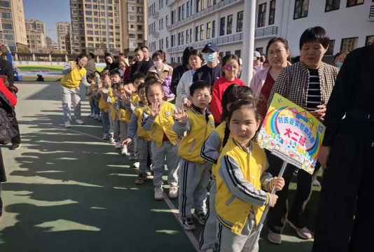 梁平县实验幼儿园户外活动场地