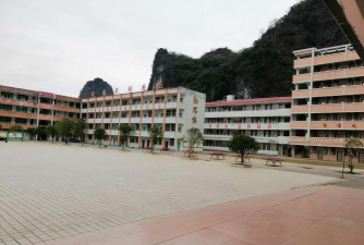 崇信县黄花乡黄花中学户外活动场地