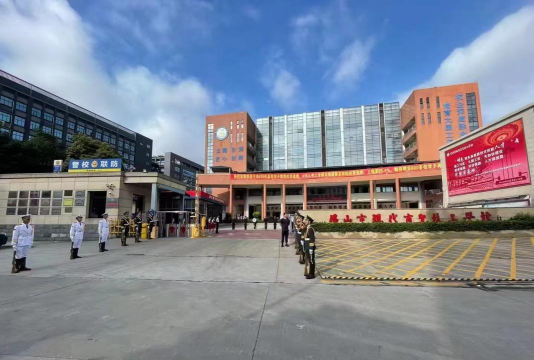 佛山市现代商贸技工学校户外活动场地