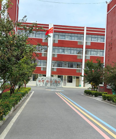 卧龙中学户外活动场地
