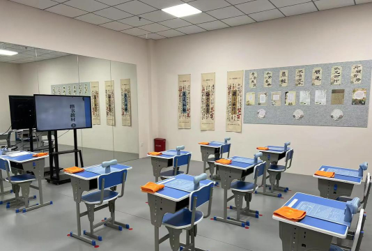 成都市郫都区水木童画艺术培训学校有限公司户外活动场地