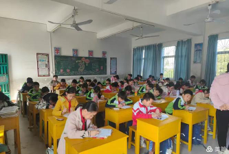 塘蓬镇第二小学户外活动场地