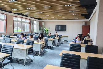 上海宝山弈一堂培训学校有限公司阅读区