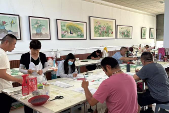 绥化市母丹创意书画培训学校有限公司阅读区
