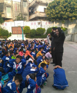 水东镇上排小学阅读区