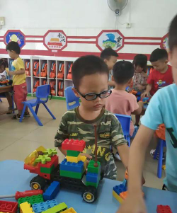 蔡一幼儿园阅读区