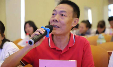电城镇中心小学阅读区