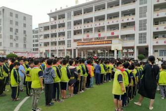 播扬镇中心小学阅读区