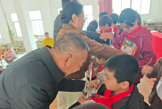 径口中心小学阅读区