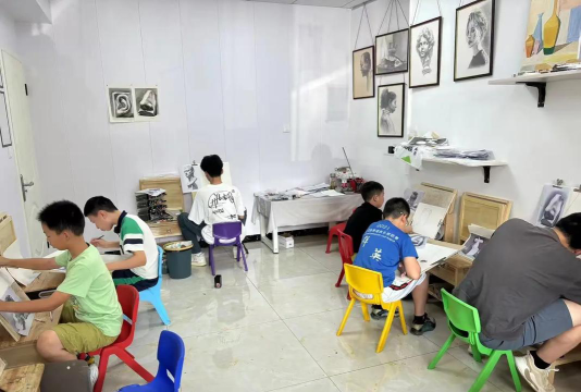 石嘴山市大武口区启星艺术培训中心有限公司阅读区