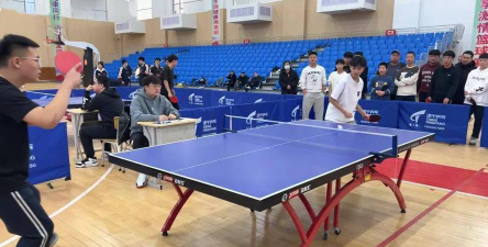 汤原县汤宁乒乓球培训学校有限公司阅读区